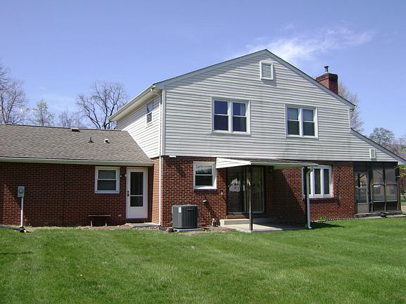 3rd image of 2522 Creekside Dr