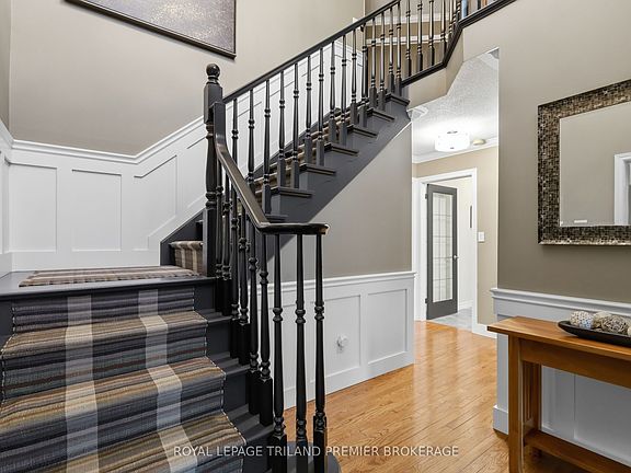 4th image of 39 Hutchinson Pl