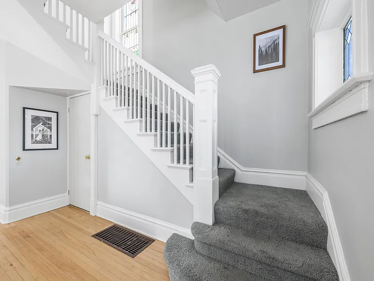 115 N G St — Photo 10
