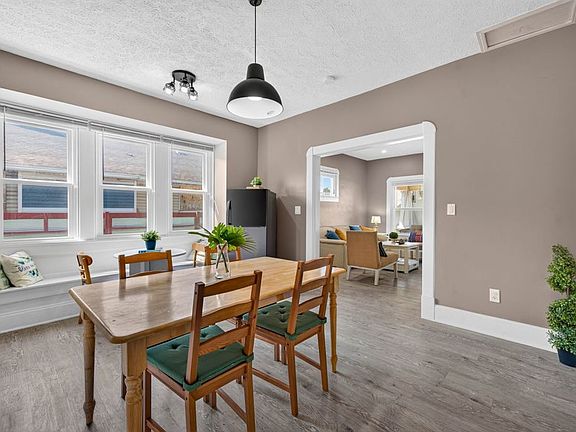 4th image of 267 Leeds Ave
