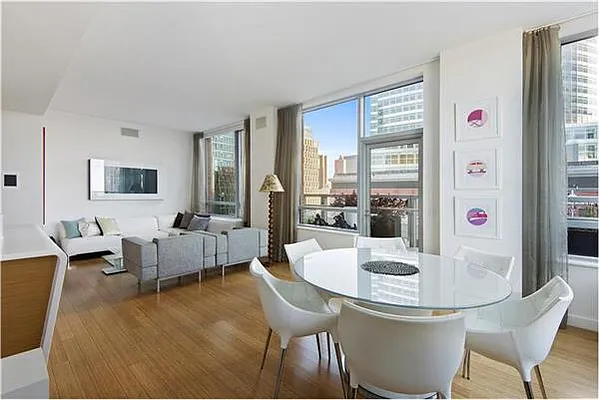 Rented by R New York | media 23