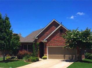 2949 Vacherie Ln, Dallas, TX 75227