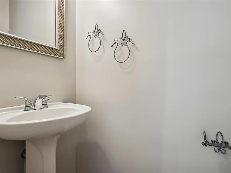 6733 Sullivan Way — Photo 23