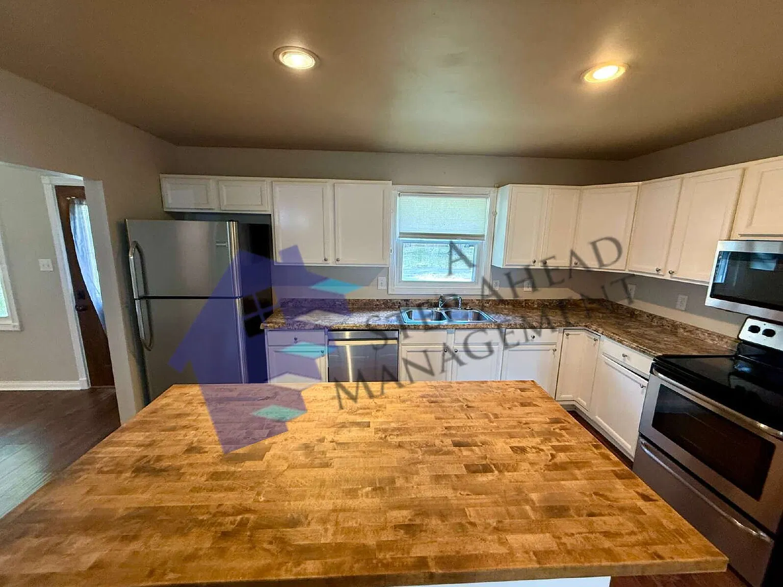 640 Lindenwood Dr — Photo 4