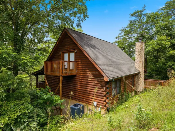 1356 Wedge Tailed Ln, Sevierville, TN 37876