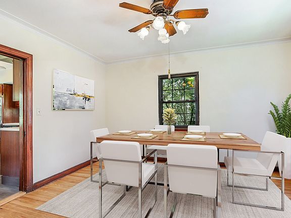 Virtually staged dining room