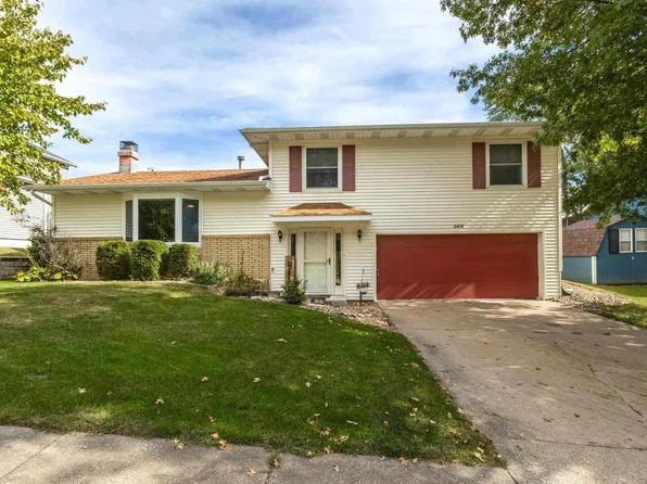 3414 14th St, Moline, IL 61265