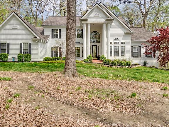 2nd image of 18130 Country Trails Ct