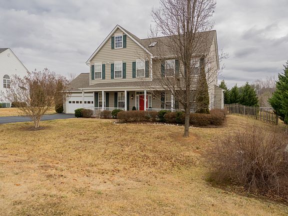 Picture-perfect colonial 