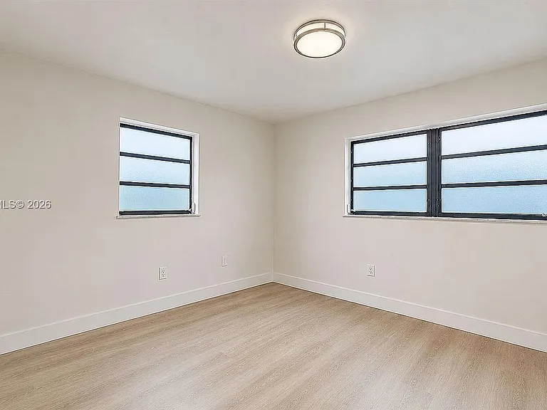 1670 W 42nd St #1672 — Photo 27
