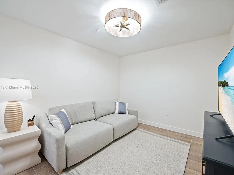 900 N Ocean Blvd #1005 — Photo 13