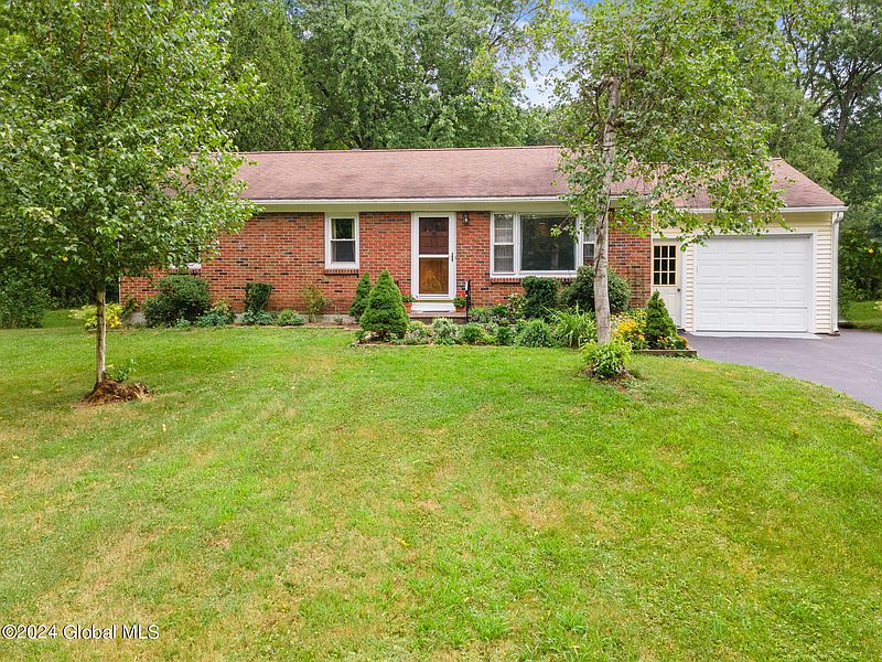 2nd image of 4473 Hurst Road