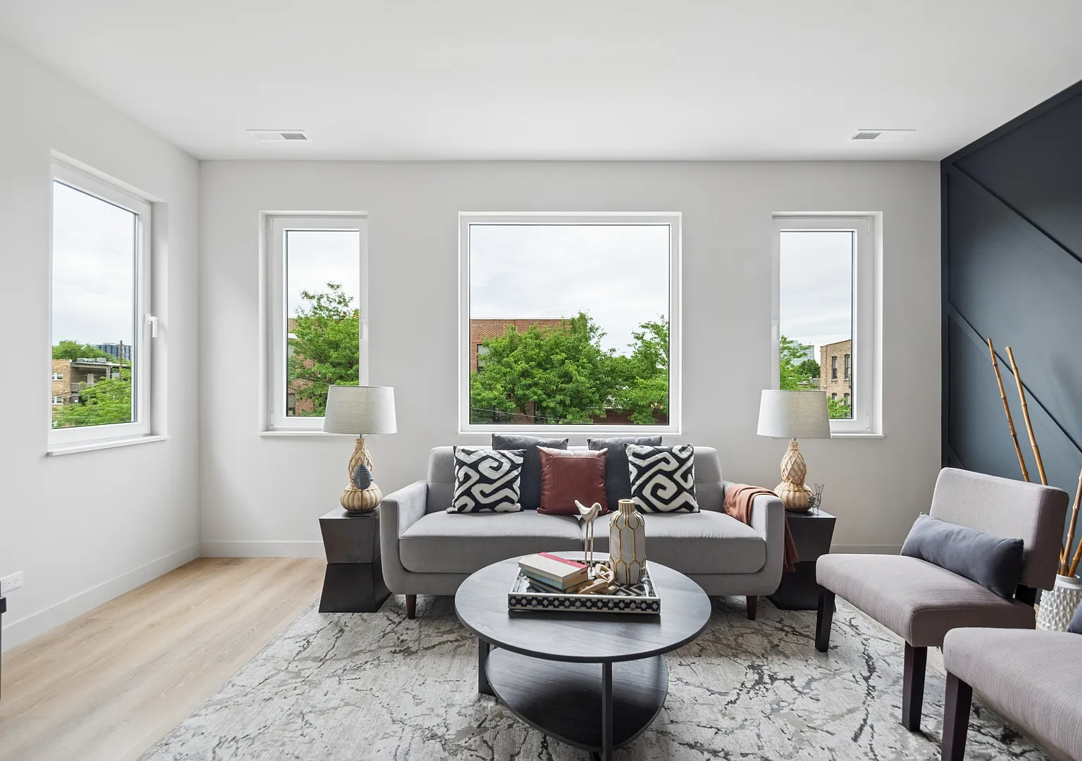 3 bed, 1200 sqft, $2,775 — Photo 3