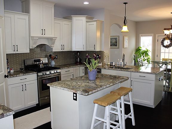 3rd image of 26557 Bronx Dr