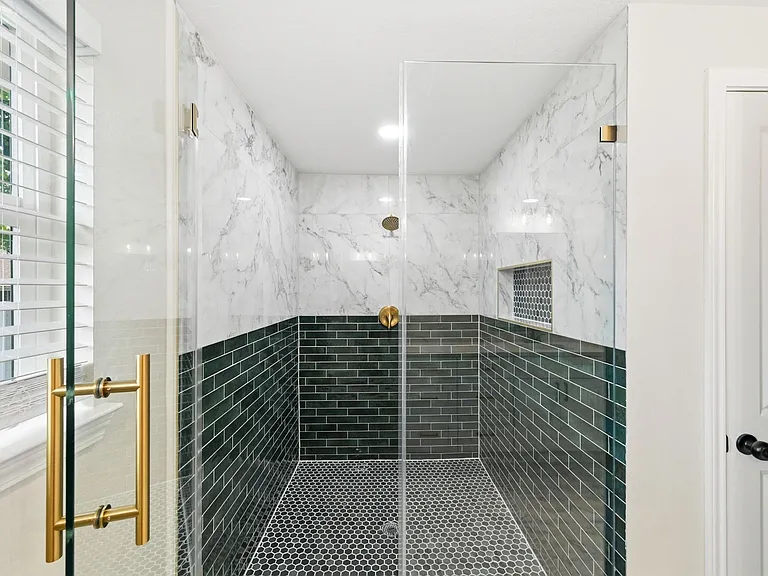7946 Fowlie St — Photo 33