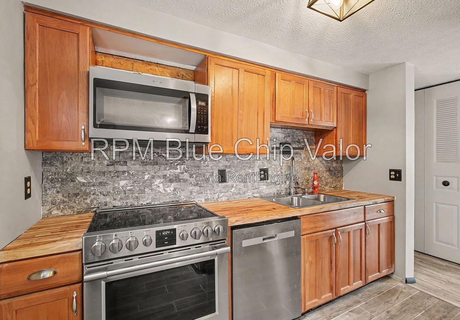 3 bed, 1.5 bath, $1,950 — Photo 4