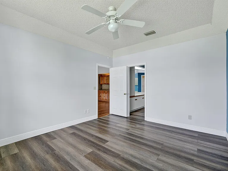 6101 SE Landing Way #11 — Photo 18