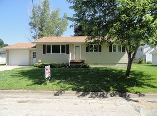 207 E Varvel St, Monticello, IA 52310
