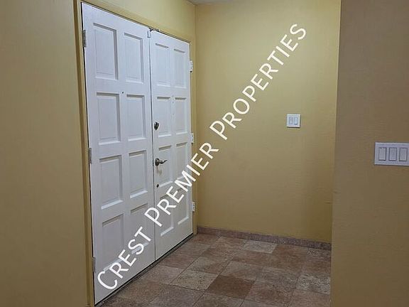 4th image of 1903 E Hermosa Dr