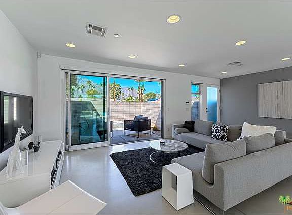 3rd image of 950 N Cibola Cir