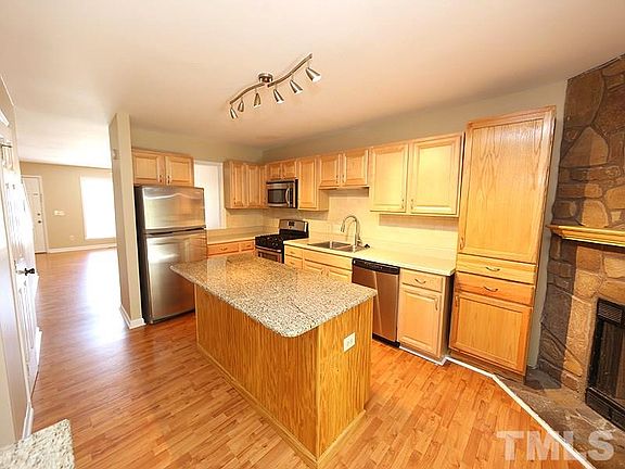 5th image of 104 McGregor Dr #104