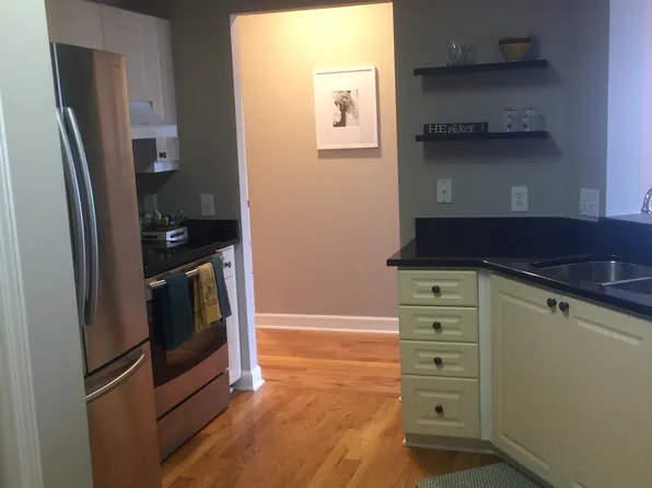 3334 Peachtree Rd NE APT 512, Atlanta, GA 30326