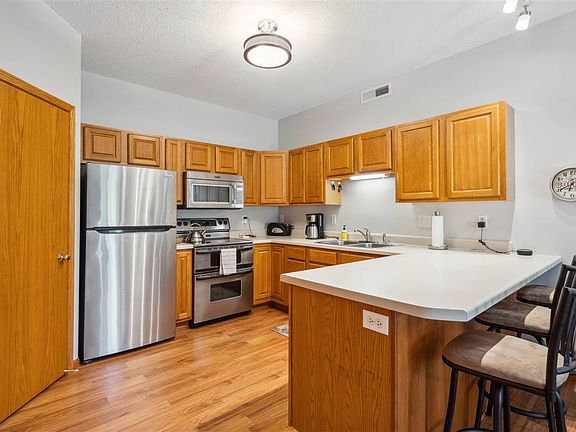 5th image of 90 Circle Dr APT 3