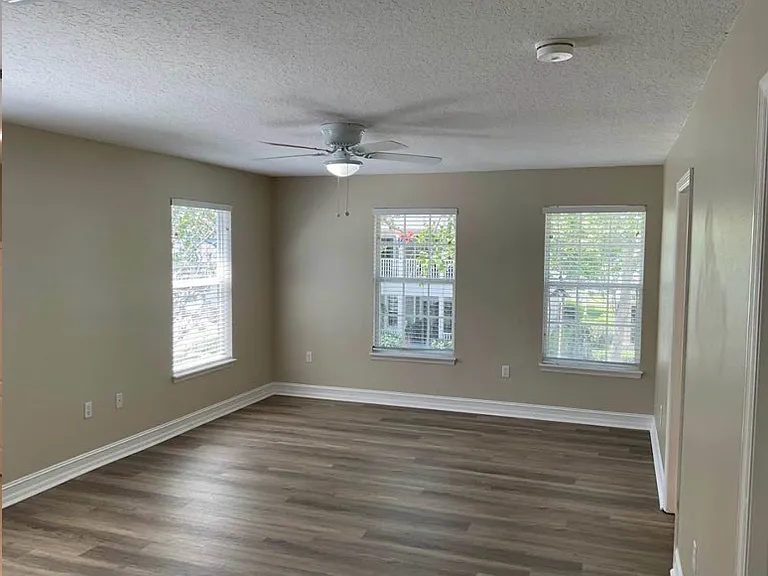 3705 Sagefield Dr — Photo 9