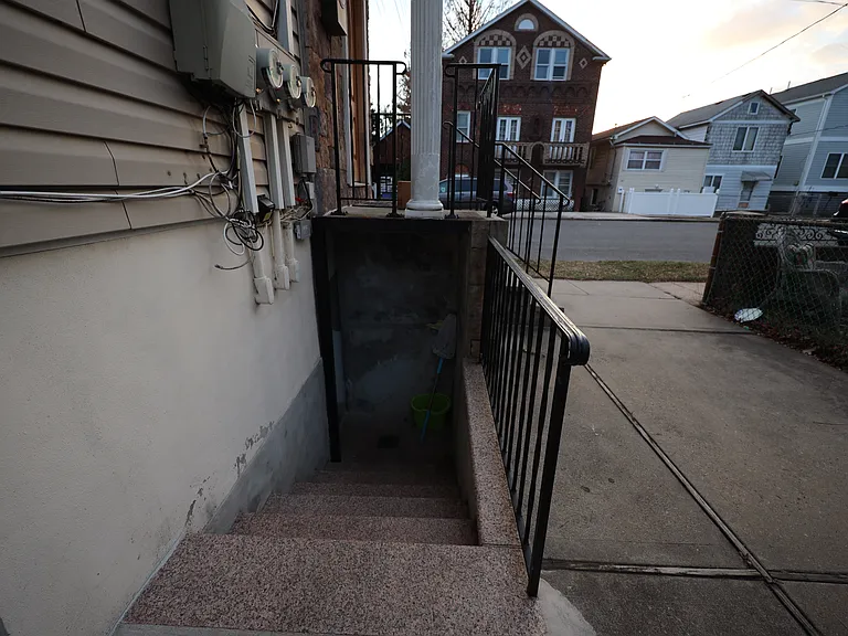 17 Winfield St #B — Photo 5
