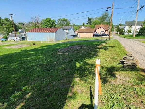 719 S 8th St, Cambridge, OH 43725