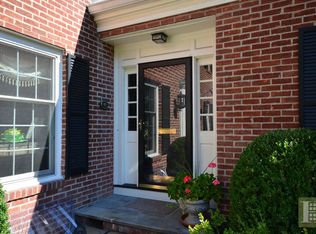 312 Elm St APT 13, New Canaan, CT 06840