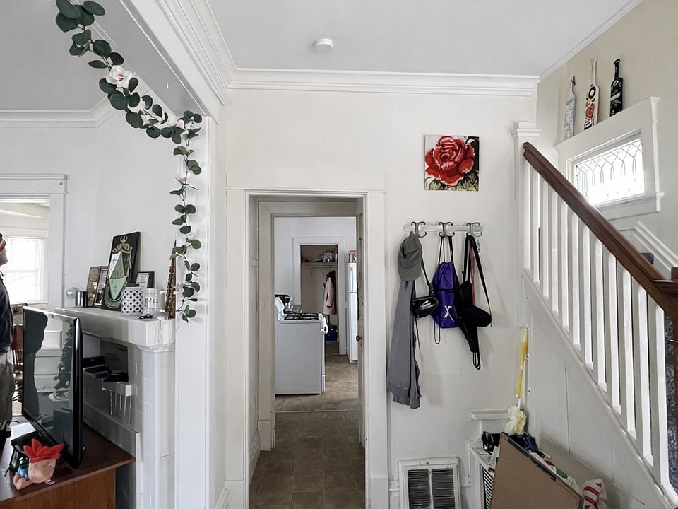 2nd image of 1706 W Bradley Ave