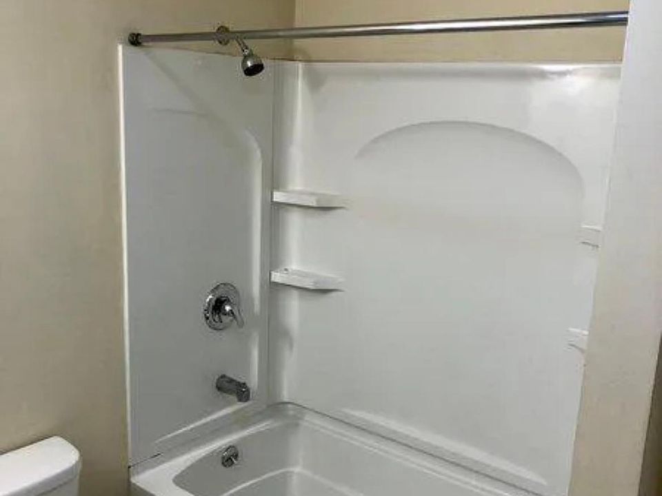 7 Ashland St APT 3, Worcester, MA 01609 Zillow