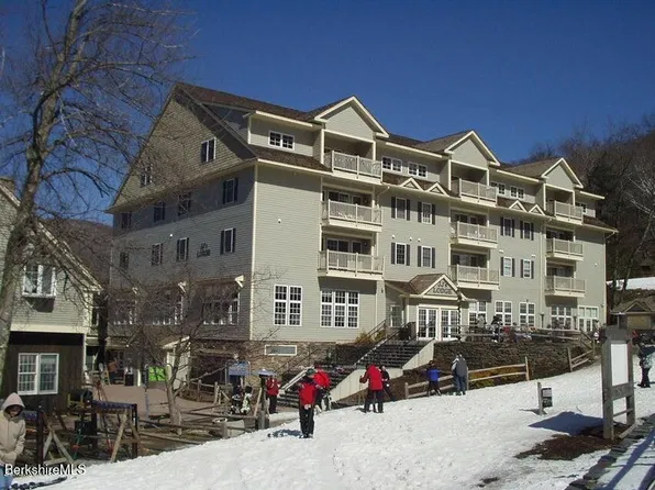 872 Jjs Ldg, Hancock, MA 01237