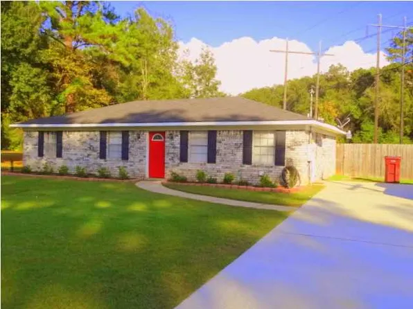 5710 5th St, Satsuma, AL 36572