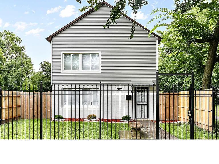 11239 S Throop St — Photo 1