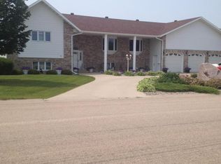 813 Westgate Dr, Hawley, MN 56549