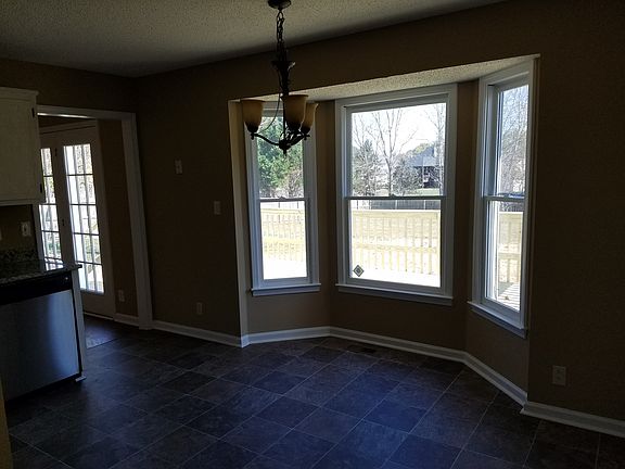 4th image of 3555 Teal Dr