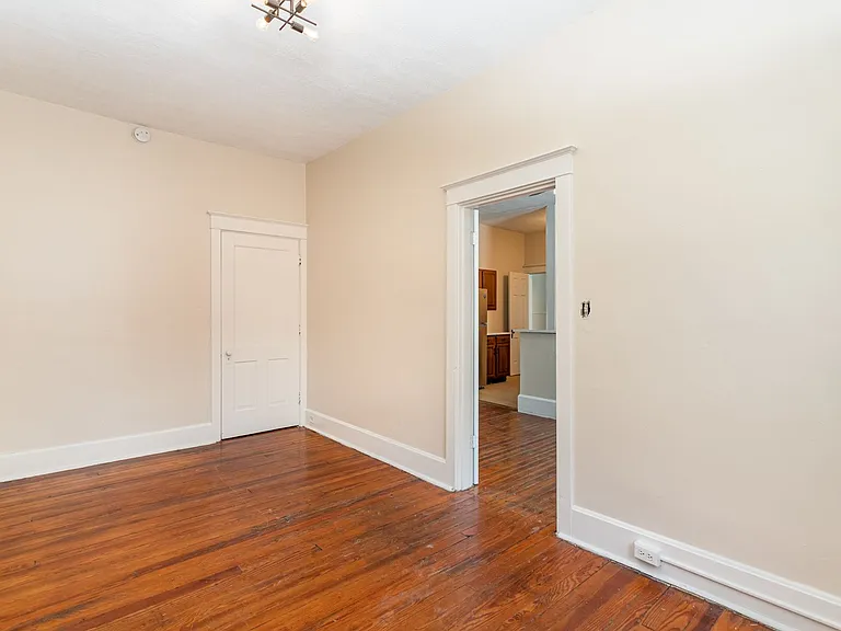 32 W High St — Photo 10