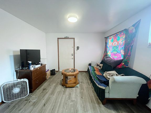 4th image of 519 1/2 S Almon St APT A