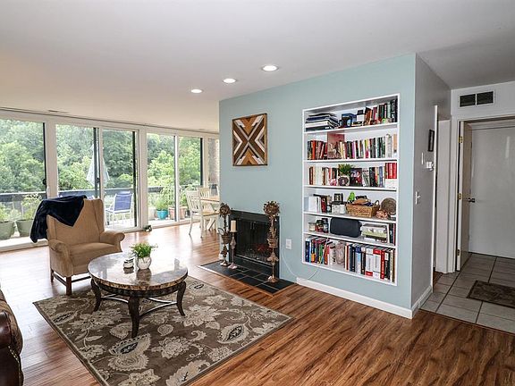 4th image of 2025 Calvin Cliff St #15