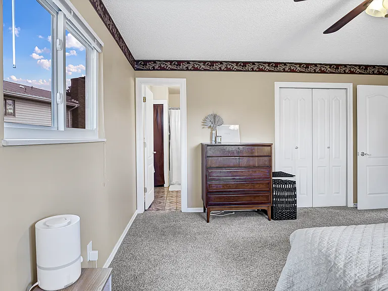2990 Roche Dr S — Photo 14