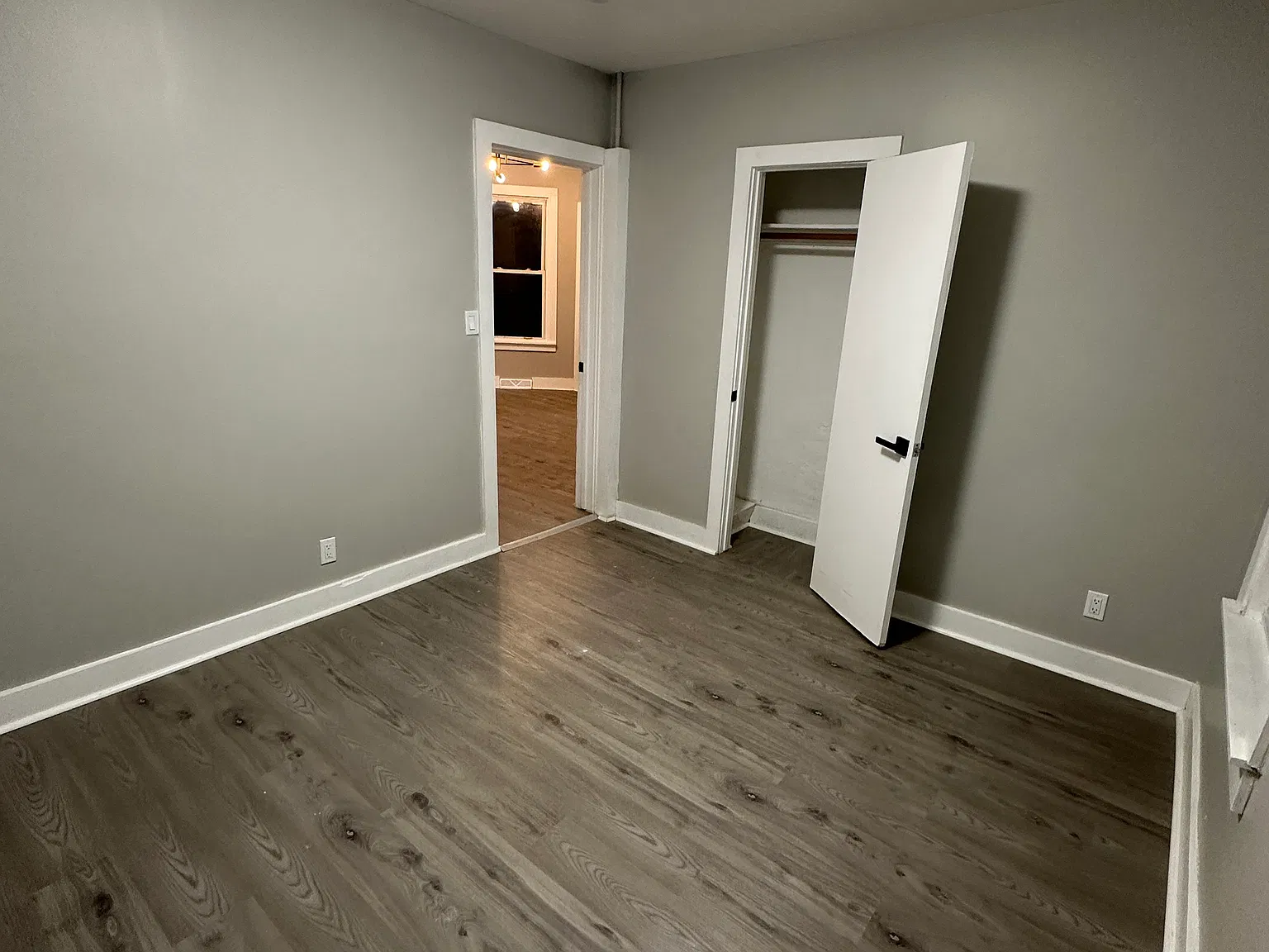 73 Frank St — Photo 2