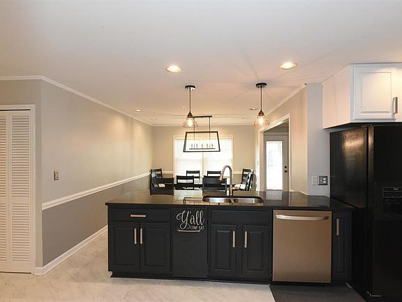 5th image of 1545 College Dr