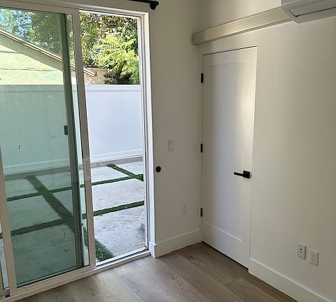 5th image of 14249 Sylvan St
