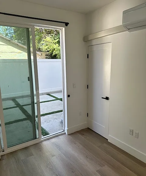 14249 Sylvan St — Photo 5