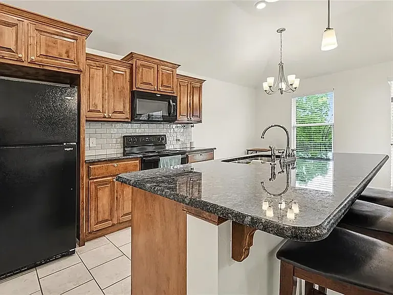 2344 Roca Dr — Photo 7