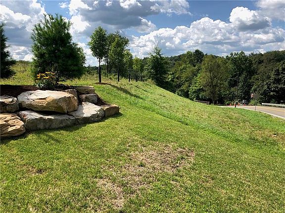 3rd image of 4001 Shenandoah Dr