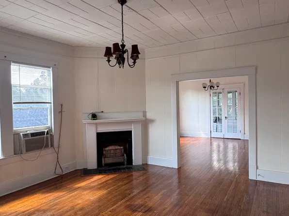 1867 Old Government St #B, Mobile, AL 36606