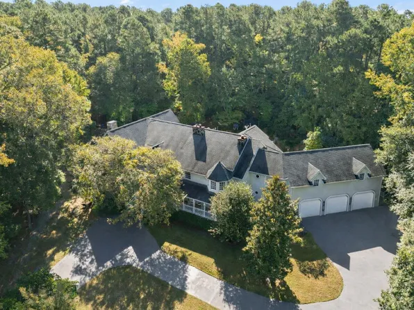 111 Foxridge Rd, Chapel Hill, NC 27514